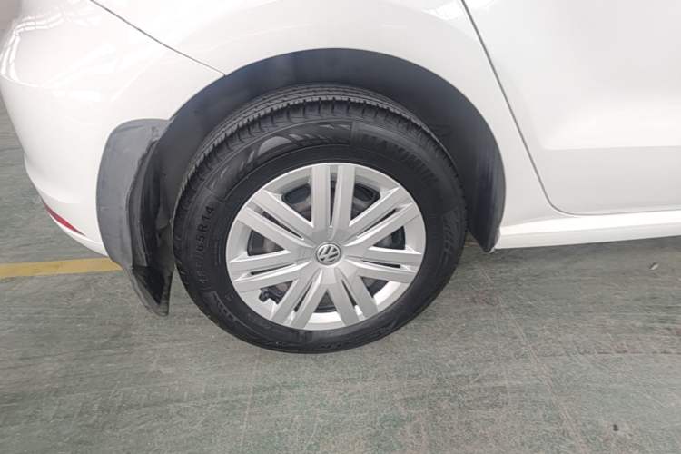 Used Volkswagen Polo 2016 1.4L Automatic Trendy Model Right Rear Wheel Hub