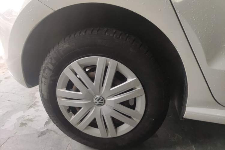 Used Volkswagen Polo 2016 1.4L Manual Fashion Model Right Rear Wheel Hub