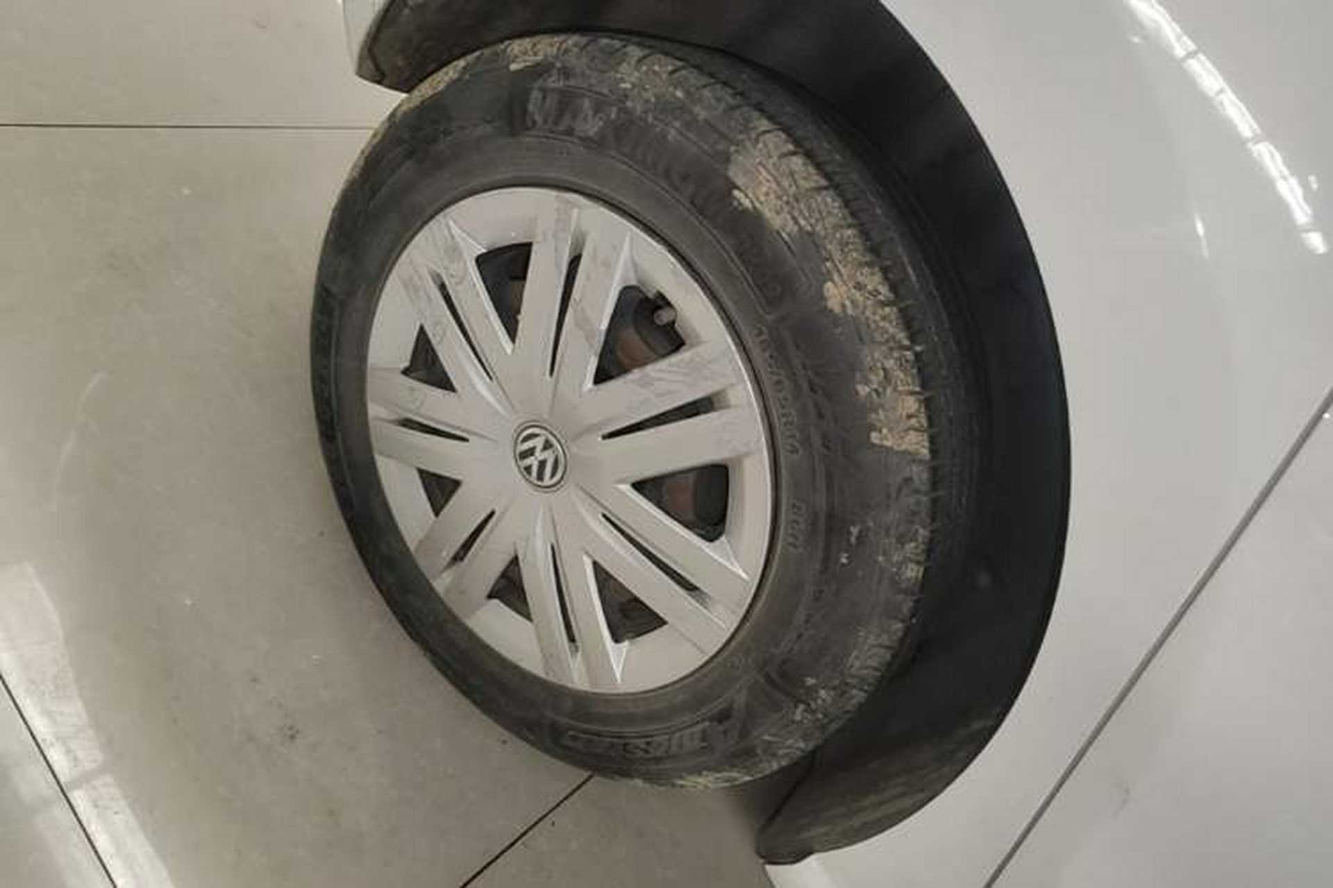 Used Volkswagen Polo 2016 1.4L Manual Fashion Model Right Rear Wheel Hub