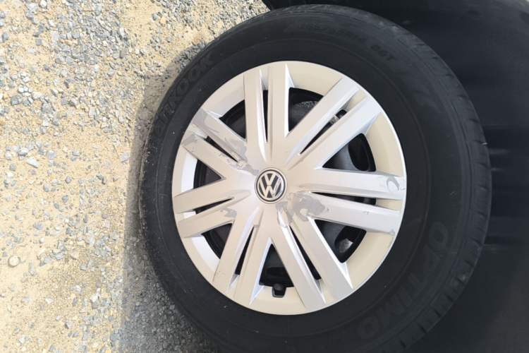 Used Volkswagen Polo 2016 1.4L Manual Fashion Model Right Rear Wheel Hub
