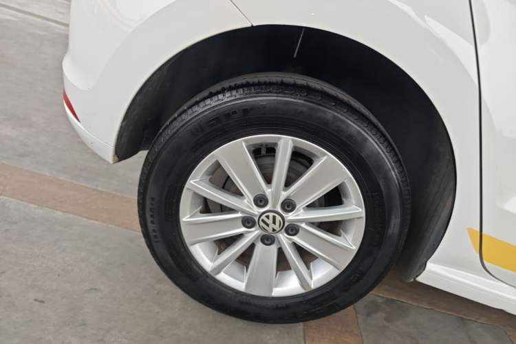 Used Volkswagen Polo 2016 1.4L Automatic Trendy Model Right Rear Wheel Hub