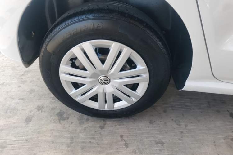Used Volkswagen Polo 2016 1.4L Automatic Trendy Model Right Rear Wheel Hub
