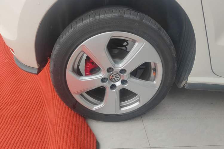 Used Volkswagen Polo 2016 1.4TSI GTI Right Rear Wheel Hub