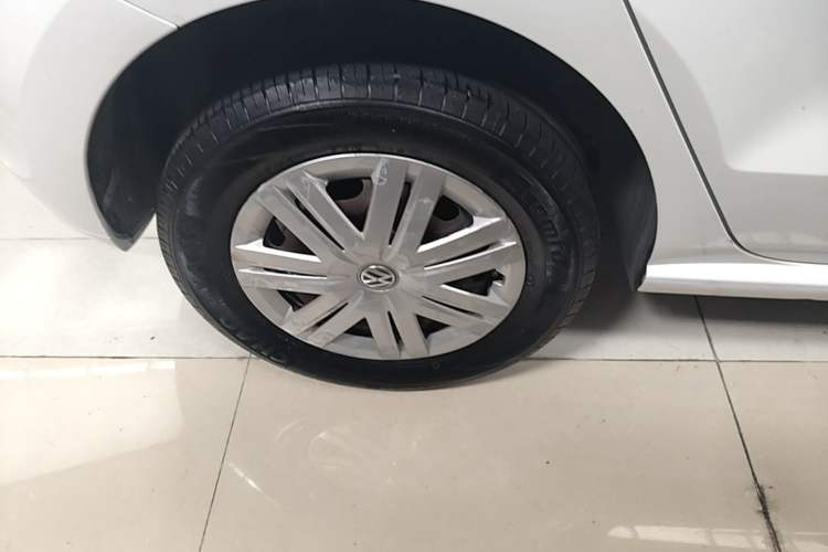 Used Volkswagen Polo 2016 1.4L Automatic Trendy Model Right Rear Wheel Hub