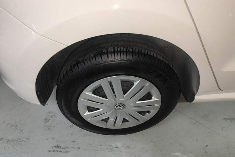 Used Volkswagen Polo 2016 1.4L Automatic Trendy Model Right Rear Wheel Hub