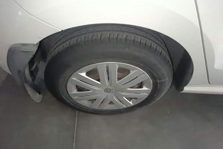 Used Volkswagen Polo 2016 1.4L Manual Fashion Model Right Rear Wheel Hub