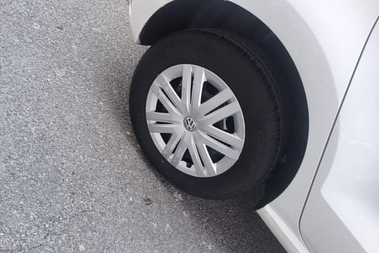 Used Volkswagen Polo 2016 1.4L Automatic Trendy Model Right Rear Wheel Hub