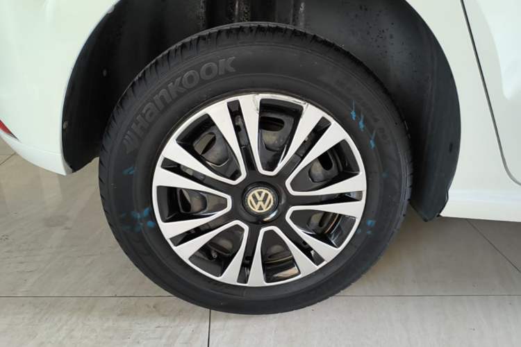 Used Volkswagen Polo 2016 1.4L Automatic Trendy Model Right Rear Wheel Hub