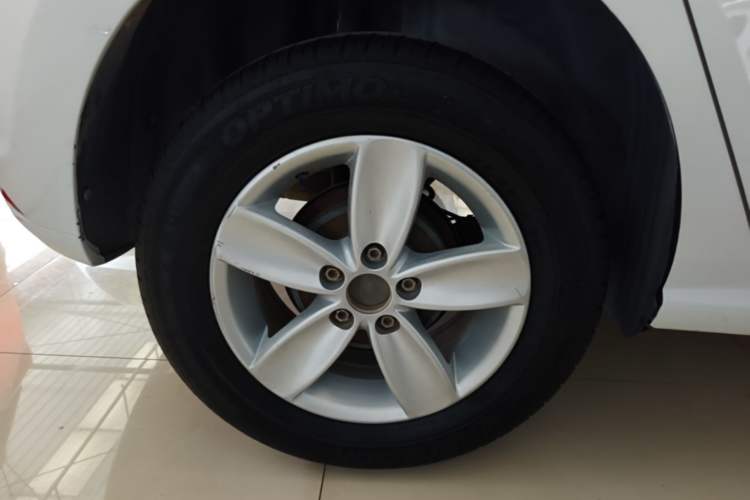 Used Volkswagen Polo 2016 1.4L Automatic Trendy Model Right Rear Wheel Hub