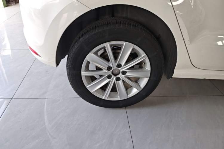 Used Volkswagen Polo 2016 1.4L Automatic Trendy Model Right Rear Wheel Hub
