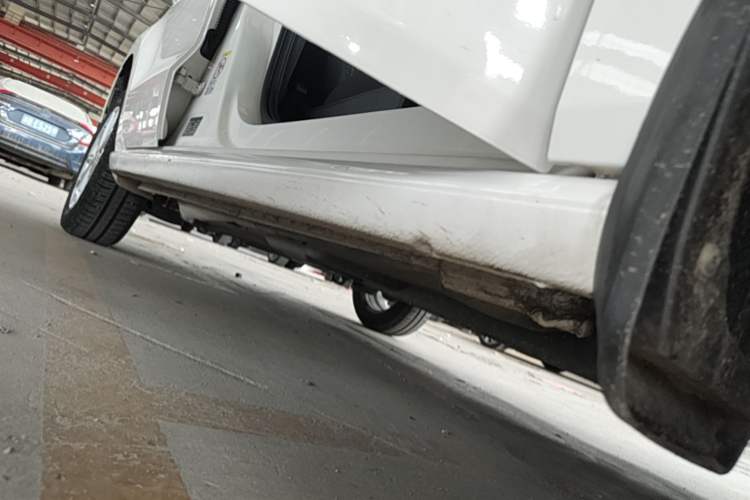 Used Volkswagen Polo 2016 1.6L Automatic Comfort Model Right Side Sill