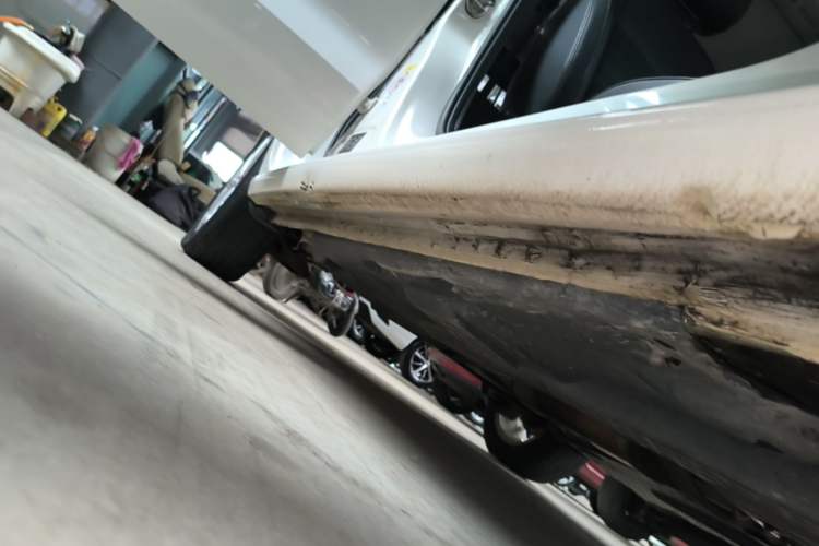Used Volkswagen Polo 2016 1.6L Automatic Luxury Model Right Side Sill