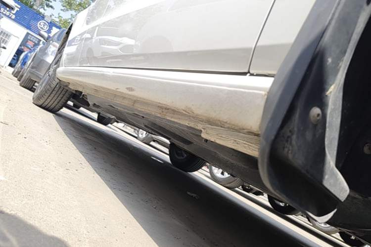 Used Volkswagen Polo 2016 1.4L Manual Fashion Model Right Side Sill