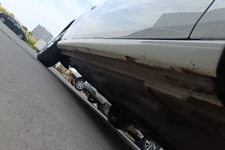 Used Volkswagen Polo 2016 1.4L Manual Fashion Model Right Side Sill