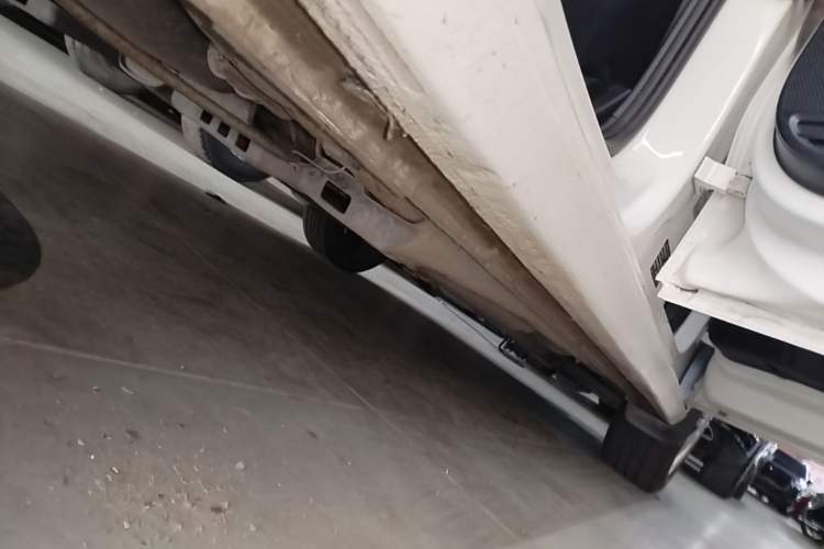 Used Volkswagen Polo 2016 1.6L Automatic Comfort Model Right Side Sill