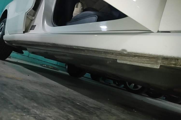 Used Volkswagen Polo 2016 1.6L Automatic Comfort Model Right Side Sill