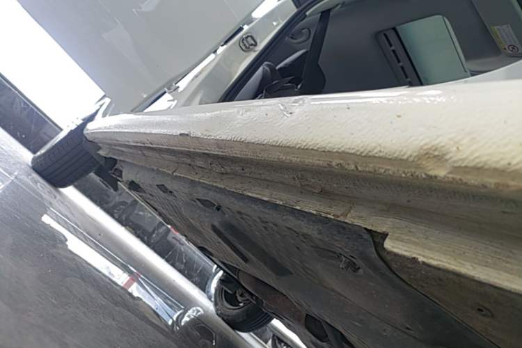 Used Volkswagen Polo 2016 1.6L Automatic Comfort Model Right Side Sill