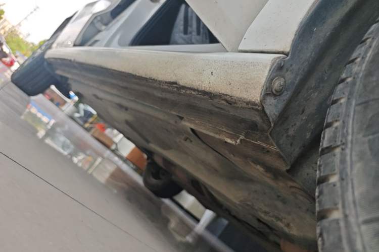 Used Volkswagen Polo 2016 1.4L Manual Fashion Model Right Side Sill