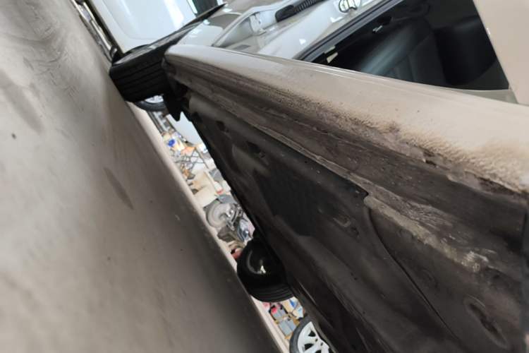 Used Volkswagen Polo 2016 1.6L Automatic Comfort Model Right Side Sill