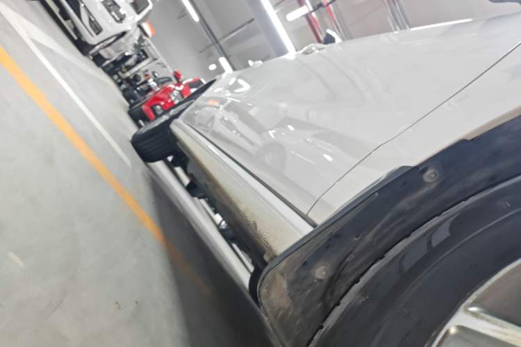 Used Volkswagen Polo 2016 1.4L Manual Fashion Model Right Side Sill