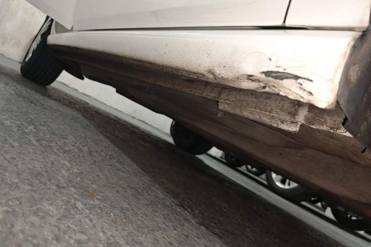Used Volkswagen Polo 2016 1.4L Automatic Trendy Model Right Side Sill