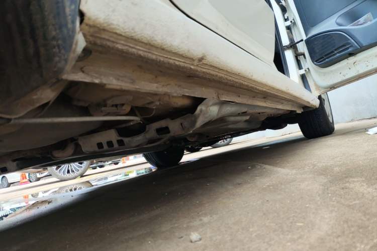 Used Volkswagen Polo 2016 1.4L Manual Fashion Model Right Side Sill