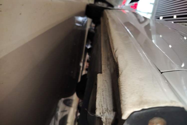 Used Volkswagen Polo 2016 1.6L Automatic Comfort Model Right Side Sill