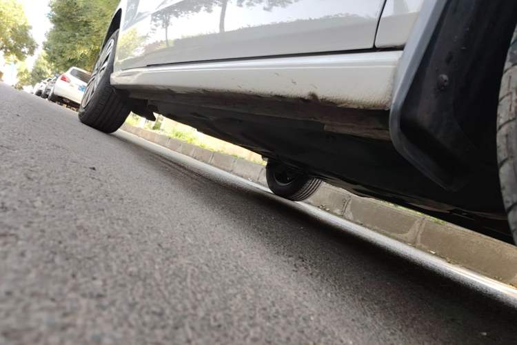 Used Volkswagen Polo 2016 1.6L Automatic Comfort Model Right Side Sill
