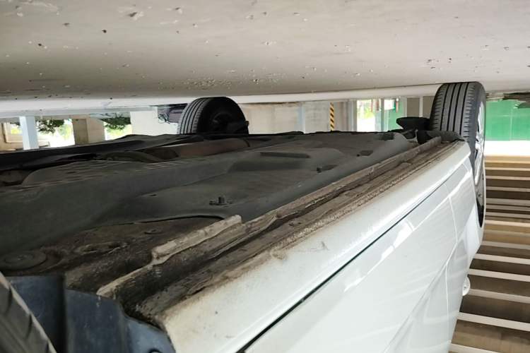 Used Volkswagen Polo 2016 1.4L Automatic Trendy Model Right Side Sill