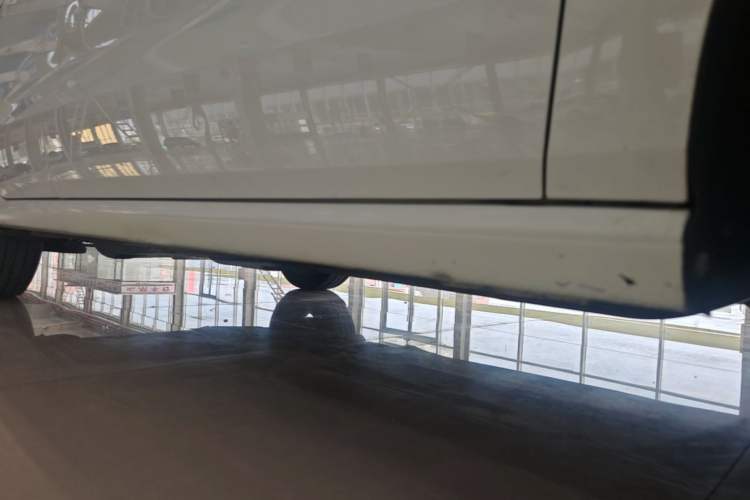 Used Volkswagen Polo 2016 1.4L Manual Fashion Model Right Side Sill