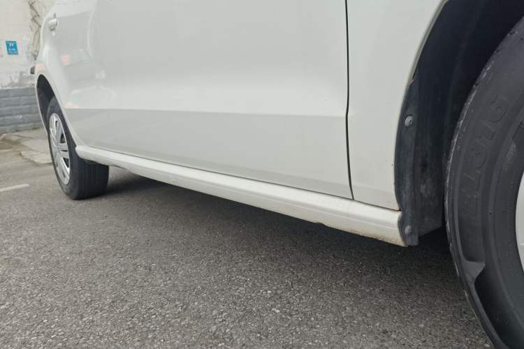 Used Volkswagen Polo 2016 1.4L Automatic Trendy Model Right Side Sill