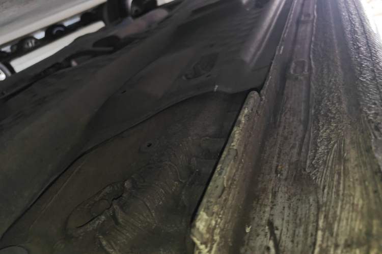Used Volkswagen Polo 2016 1.6L Automatic Comfort Model Right Side Sill