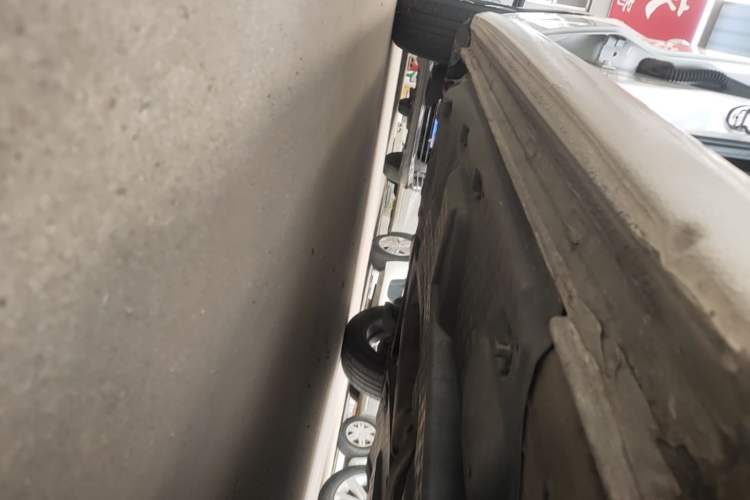 Used Volkswagen Polo 2016 1.6L Automatic Comfort Model Right Side Sill