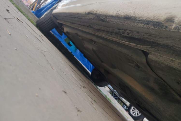 Used Volkswagen Polo 2016 1.4L Manual Fashion Model Right Side Sill