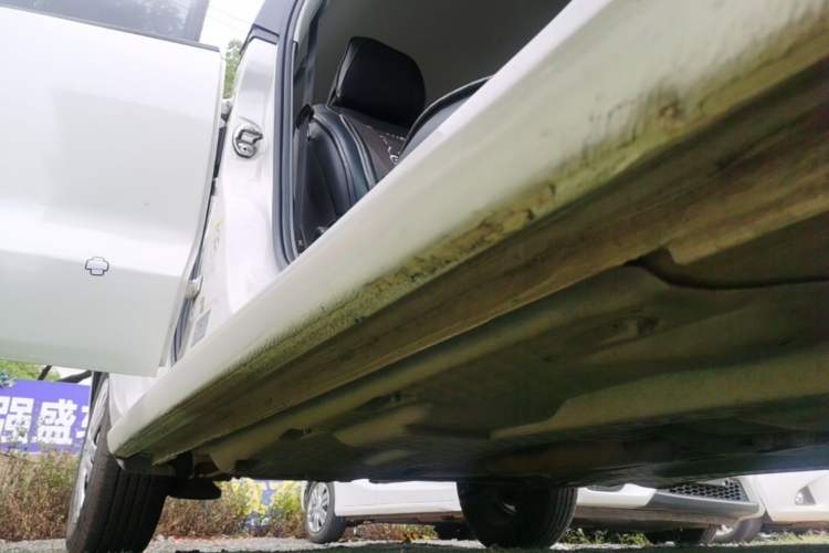 Used Volkswagen Polo 2016 1.4L Manual Fashion Model Right Side Sill