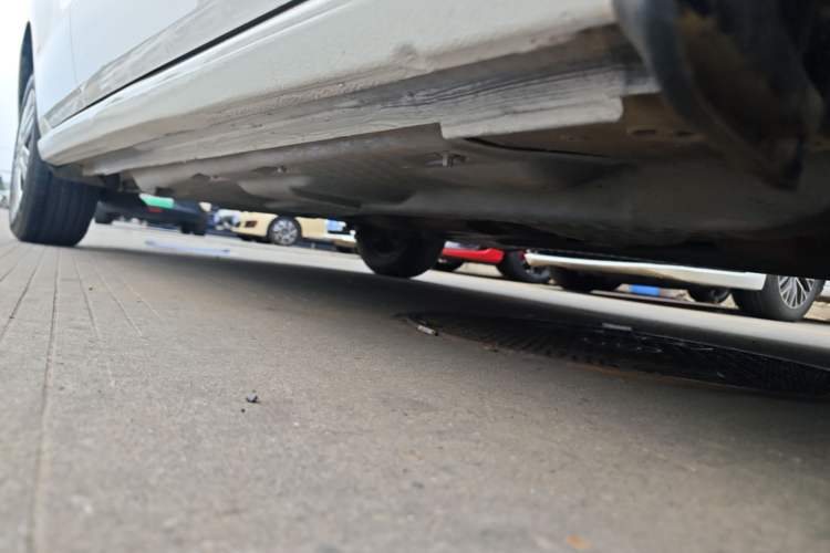 Used Volkswagen Polo 2016 1.4L Manual Fashion Model Right Side Sill