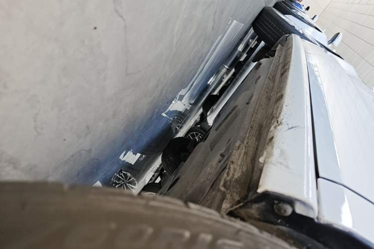 Used Volkswagen Polo 2016 1.6L Automatic Comfort Model Right Side Sill