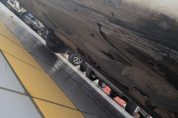 Used Volkswagen Polo 2016 1.6L Automatic Comfort Model Right Side Sill
