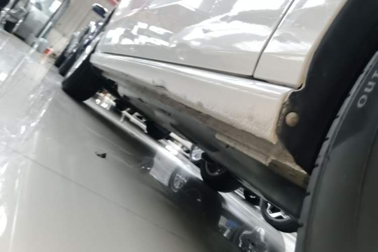Used Volkswagen Polo 2016 1.6L Automatic Luxury Model Right Side Sill