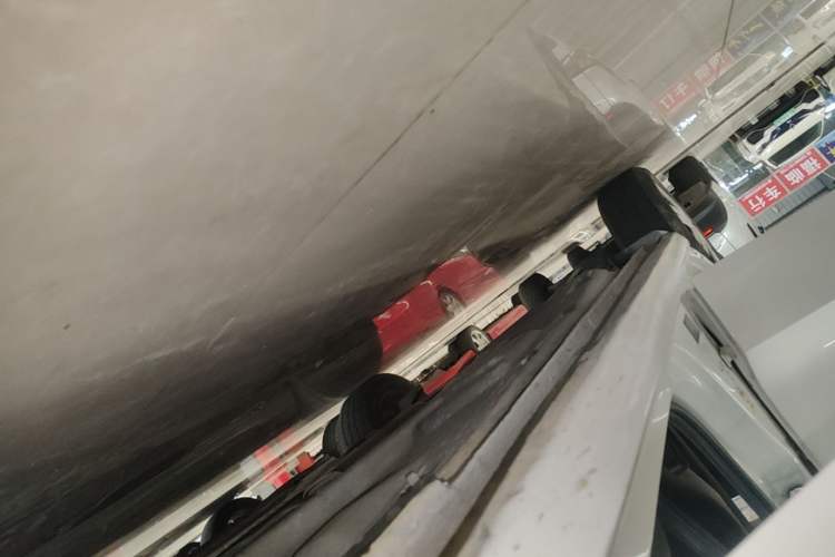 Used Volkswagen Polo 2016 1.4L Manual Fashion Model Right Side Sill