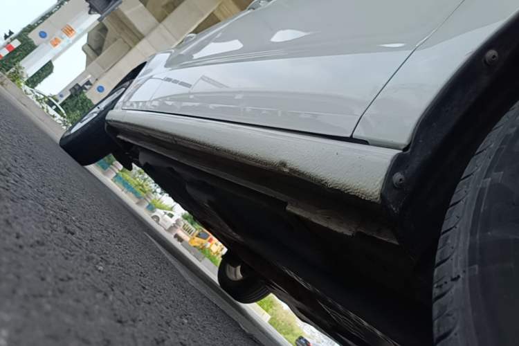 Used Volkswagen Polo 2016 1.4L Manual Fashion Model Right Side Sill