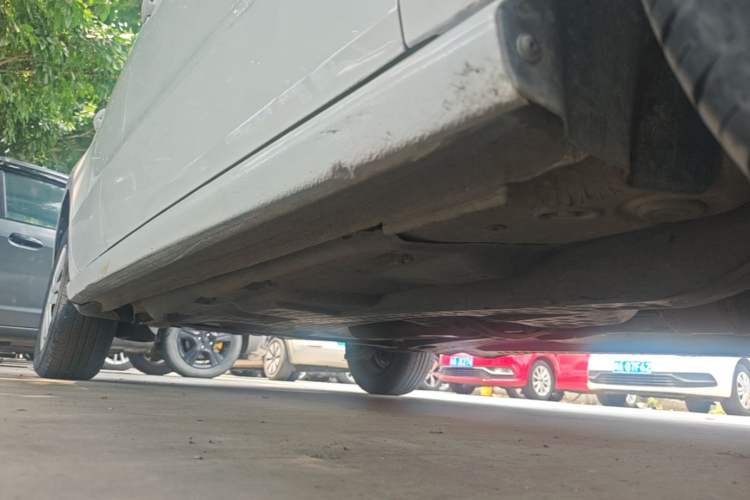 Used Volkswagen Polo 2016 1.4L Manual Fashion Model Right Side Sill