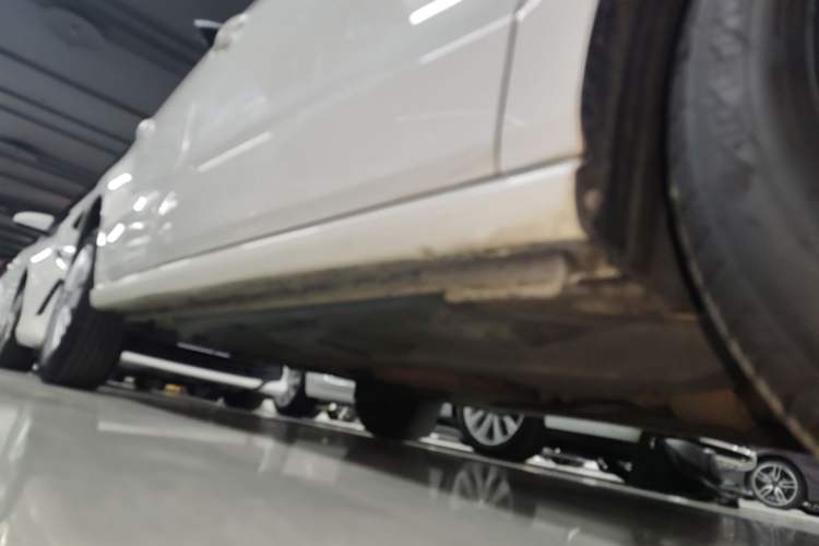 Used Volkswagen Polo 2016 1.6L Automatic Comfort Model Right Side Sill