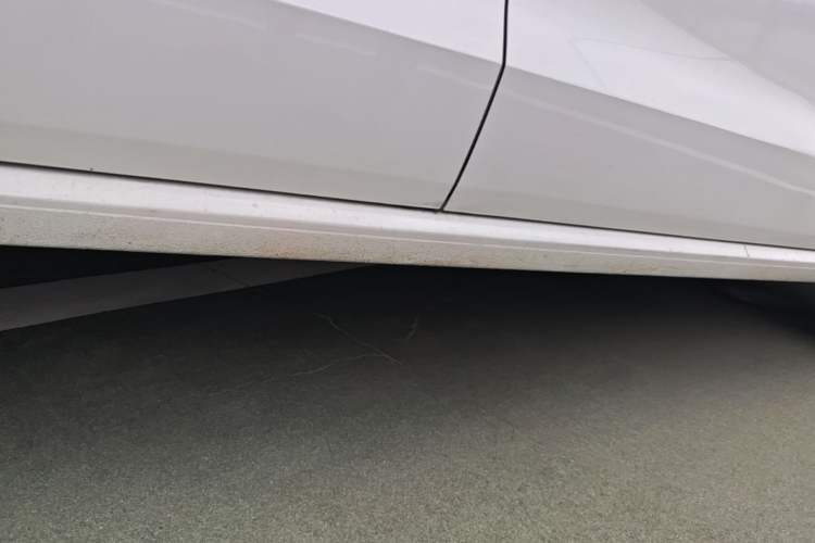 Used Volkswagen Polo 2016 1.6L Automatic Comfort Model Right Side Sill