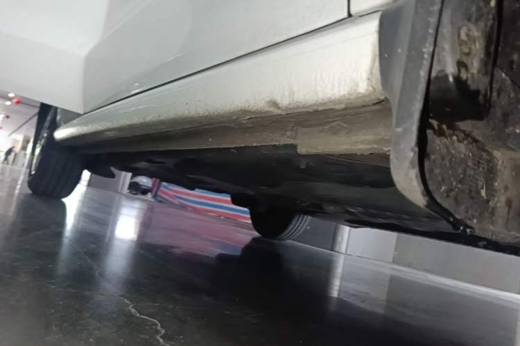 Used Volkswagen Polo 2016 1.4L Manual Fashion Model Right Side Sill