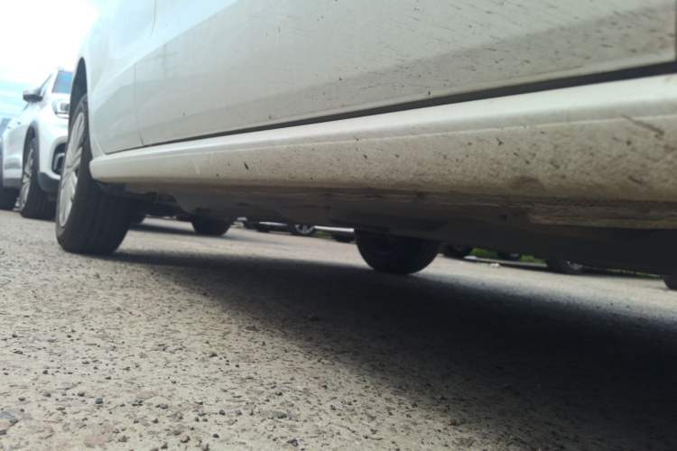 Used Volkswagen Polo 2016 1.6L Automatic Comfort Model Right Side Sill