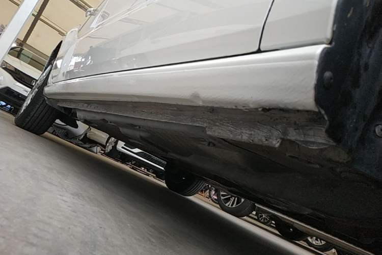 Used Volkswagen Polo 2016 1.6L Automatic Comfort Model Right Side Sill