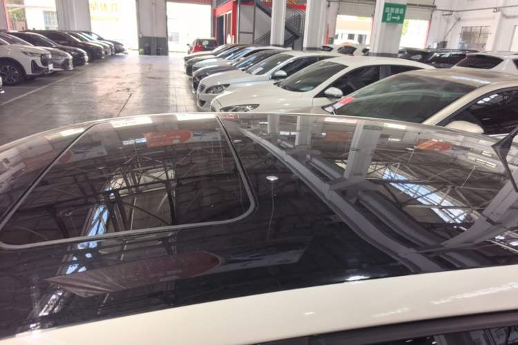 Used Volkswagen Polo 2016 1.6L Automatic Comfort Model Roof