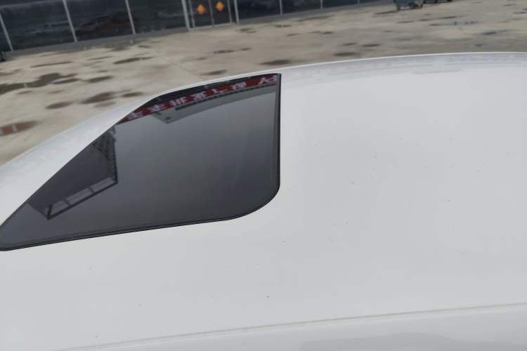 Used Volkswagen Polo 2016 1.6L Automatic Comfort Model Roof