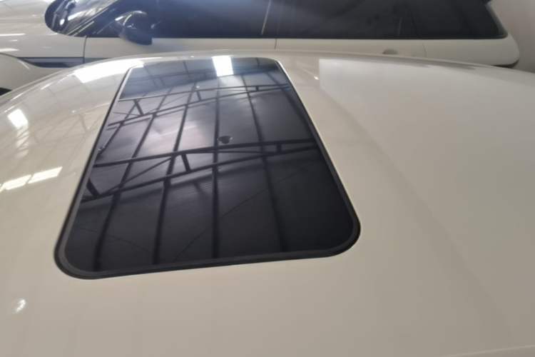 Used Volkswagen Polo 2016 1.6L Automatic Comfort Model Roof